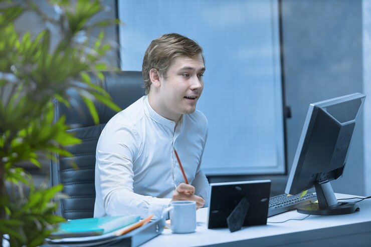 Employee working on PC 